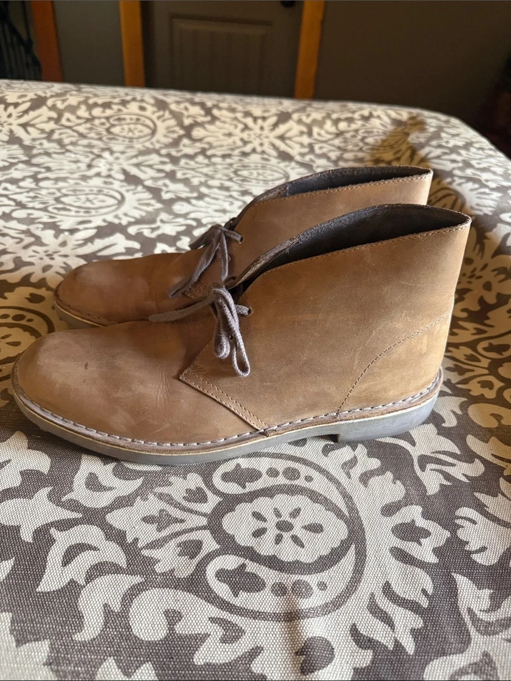 Clarks Men's Light Brown Leather Chukka Boots